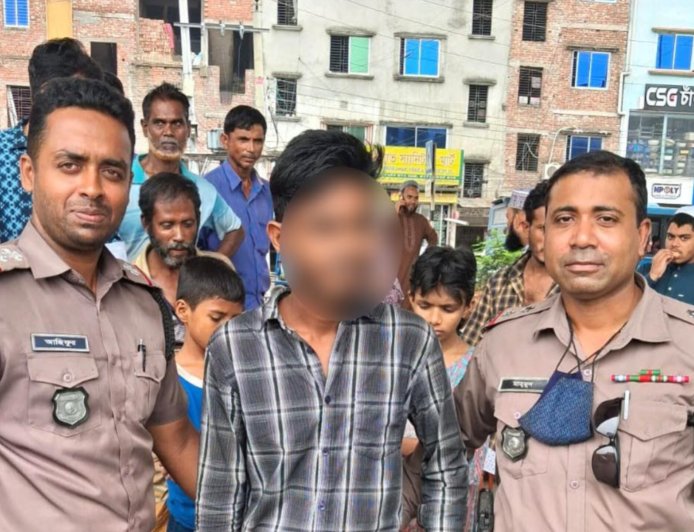 পল্লবীতে ছিনতাইয়ের সময় হাতেনাতে আটক ছিনতাইকারী